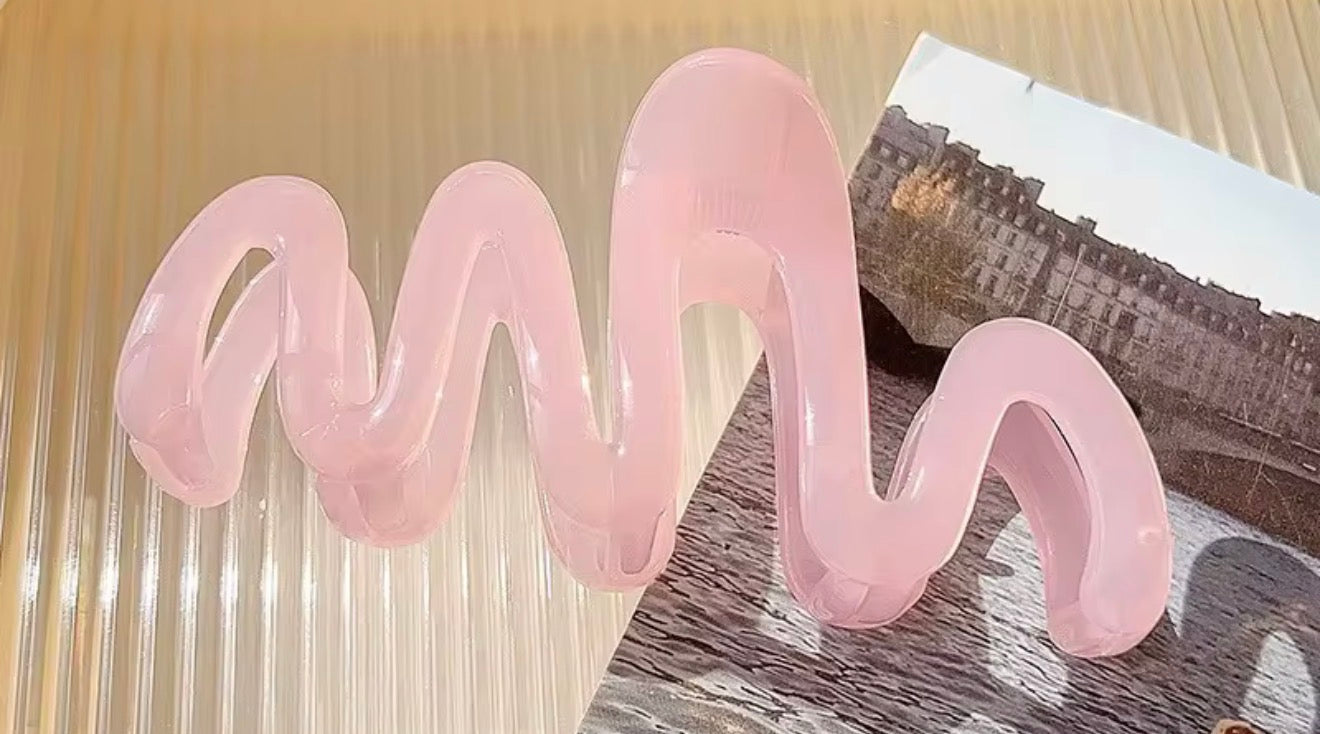Wavy Pastel Hair Claw Clip – 9 cm