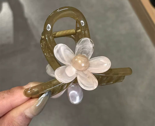 Floral Hair Claw Clip – Glossy Petal Design (10 cm)