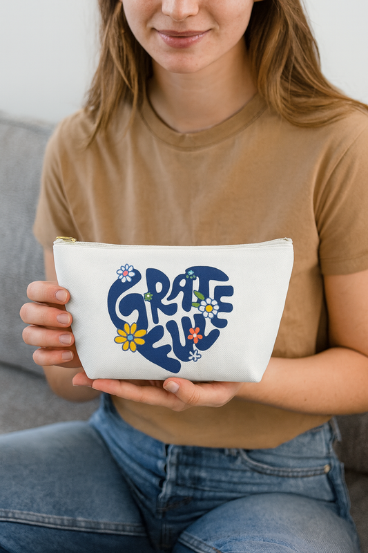 Grateful Heart Floral Pouch – Stylish Everyday Accessory