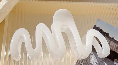 Wavy Pastel Hair Claw Clip – 9 cm