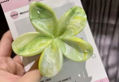 Marble Flower Hair Claw Clip – Pastel Acrylic Hair Accessory